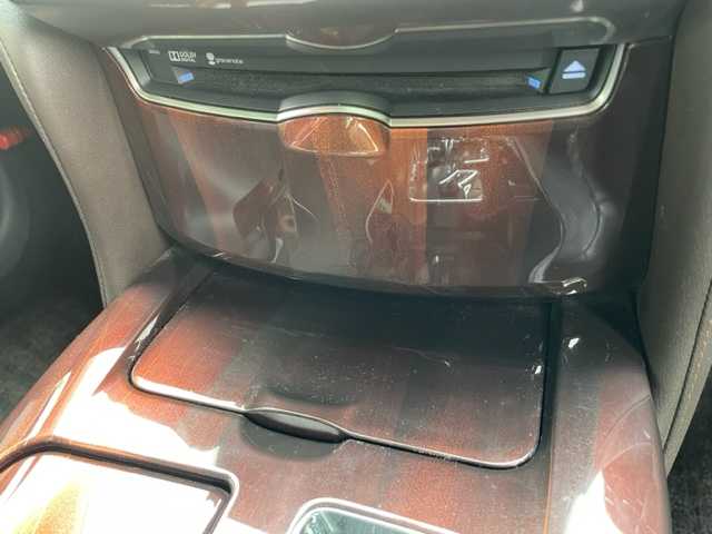 トヨタ クラウン ロイヤル ロイヤルサルーン 神奈川県 2015(平27)年 9万km ブラック 純正HDDナビ/・DTV/CD/DVD/MSV/BT		/バックカメラ/純正16インチAW/フロント/サイド/リアアンダーエアロ/革調シートカバー/フロントパワーシート/トランクイージークローザー/ビルトインETC		/前後ドライブレコーダー	/クルーズコントロール/オートライト/HIDヘッドライト/フォグランプ/プッシュEgスタート/ストップ		/スマートキー/W/サイド/カーテンエアバック/純正フロアマット/取扱説明書