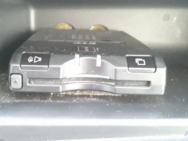 ダイハツ ムーヴ カスタム X 埼玉県 2008(平20)年 6.1万km ブライトシルバーメタリック ・ディーラー点検記録簿複数有り/・純正ナビ（DVD/ワンセグテレビ）/・ETC/・スマートキー/・スペアキー×１/・HIDヘッドライト/・電動格納ミラー/・ウィンカーミラー/・純正フロアマット/・純正ドアバイザー/・純正14インチアルミホイール/・取扱説明書