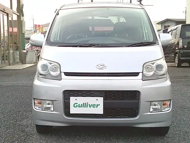 ダイハツ ムーヴ カスタム X 埼玉県 2008(平20)年 6.1万km ブライトシルバーメタリック ・ディーラー点検記録簿複数有り/・純正ナビ（DVD/ワンセグテレビ）/・ETC/・スマートキー/・スペアキー×１/・HIDヘッドライト/・電動格納ミラー/・ウィンカーミラー/・純正フロアマット/・純正ドアバイザー/・純正14インチアルミホイール/・取扱説明書