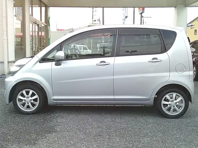 ダイハツ ムーヴ カスタム X 埼玉県 2008(平20)年 6.1万km ブライトシルバーメタリック ・ディーラー点検記録簿複数有り/・純正ナビ（DVD/ワンセグテレビ）/・ETC/・スマートキー/・スペアキー×１/・HIDヘッドライト/・電動格納ミラー/・ウィンカーミラー/・純正フロアマット/・純正ドアバイザー/・純正14インチアルミホイール/・取扱説明書