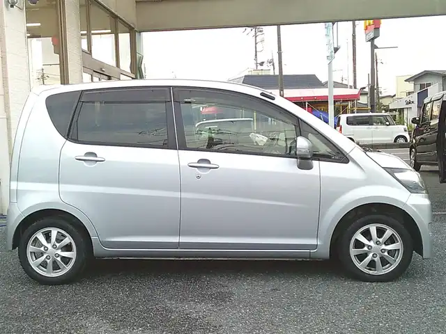 ダイハツ ムーヴ カスタム X 埼玉県 2008(平20)年 6.1万km ブライトシルバーメタリック ・ディーラー点検記録簿複数有り/・純正ナビ（DVD/ワンセグテレビ）/・ETC/・スマートキー/・スペアキー×１/・HIDヘッドライト/・電動格納ミラー/・ウィンカーミラー/・純正フロアマット/・純正ドアバイザー/・純正14インチアルミホイール/・取扱説明書