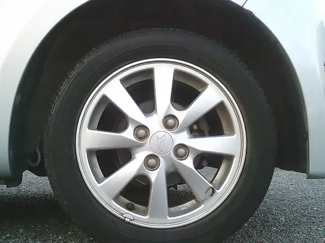 ダイハツ ムーヴ カスタム X 埼玉県 2008(平20)年 6.1万km ブライトシルバーメタリック ・ディーラー点検記録簿複数有り/・純正ナビ（DVD/ワンセグテレビ）/・ETC/・スマートキー/・スペアキー×１/・HIDヘッドライト/・電動格納ミラー/・ウィンカーミラー/・純正フロアマット/・純正ドアバイザー/・純正14インチアルミホイール/・取扱説明書