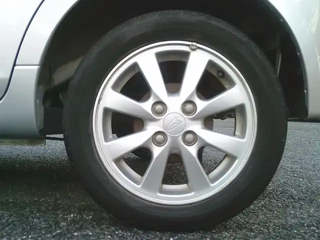 ダイハツ ムーヴ カスタム X 埼玉県 2008(平20)年 6.1万km ブライトシルバーメタリック ・ディーラー点検記録簿複数有り/・純正ナビ（DVD/ワンセグテレビ）/・ETC/・スマートキー/・スペアキー×１/・HIDヘッドライト/・電動格納ミラー/・ウィンカーミラー/・純正フロアマット/・純正ドアバイザー/・純正14インチアルミホイール/・取扱説明書