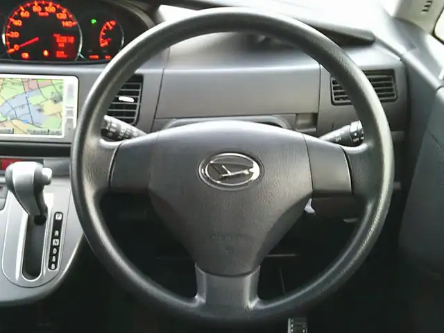 ダイハツ ムーヴ カスタム X 埼玉県 2008(平20)年 6.1万km ブライトシルバーメタリック ・ディーラー点検記録簿複数有り/・純正ナビ（DVD/ワンセグテレビ）/・ETC/・スマートキー/・スペアキー×１/・HIDヘッドライト/・電動格納ミラー/・ウィンカーミラー/・純正フロアマット/・純正ドアバイザー/・純正14インチアルミホイール/・取扱説明書