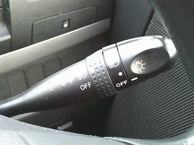 ダイハツ ムーヴ カスタム X 埼玉県 2008(平20)年 6.1万km ブライトシルバーメタリック ・ディーラー点検記録簿複数有り/・純正ナビ（DVD/ワンセグテレビ）/・ETC/・スマートキー/・スペアキー×１/・HIDヘッドライト/・電動格納ミラー/・ウィンカーミラー/・純正フロアマット/・純正ドアバイザー/・純正14インチアルミホイール/・取扱説明書