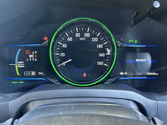 ホンダ ヴェゼル ハイブリッド X 静岡県 2014(平26)年 10.1万km ホワイトオーキッドパール 純正メモリナビ/・CD/・DVD/・ワンセグＴＶ/・Bluetooth/・USB/・HDMI/・iPod/・AM/・FM/主要装備/・衝突軽減/・レーンキープ/・クルコン/・バックカメラ/・ETC/・パドルシフト/・ステリモ/・電動パーキングブレーキ/・オートホールド/・LEDヘッドライト/・オートライト/・オートハイビーム/・フォグランプ/・スマートキー/・プッシュスタート/・純正フロアマット/・純正アルミホイール