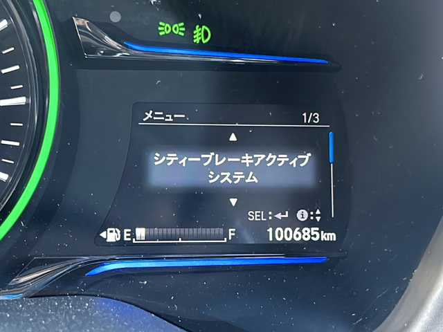 ホンダ ヴェゼル ハイブリッド X 静岡県 2014(平26)年 10.1万km ホワイトオーキッドパール 純正メモリナビ/・CD/・DVD/・ワンセグＴＶ/・Bluetooth/・USB/・HDMI/・iPod/・AM/・FM/主要装備/・衝突軽減/・レーンキープ/・クルコン/・バックカメラ/・ETC/・パドルシフト/・ステリモ/・電動パーキングブレーキ/・オートホールド/・LEDヘッドライト/・オートライト/・オートハイビーム/・フォグランプ/・スマートキー/・プッシュスタート/・純正フロアマット/・純正アルミホイール