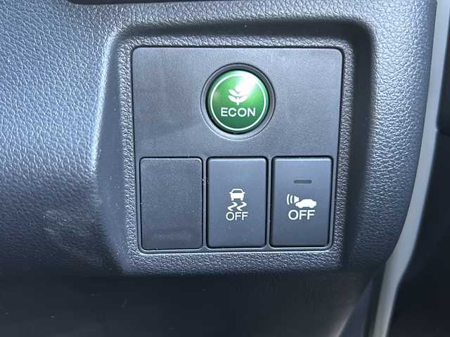 ホンダ ヴェゼル ハイブリッド X 静岡県 2014(平26)年 10.1万km ホワイトオーキッドパール 純正メモリナビ/・CD/・DVD/・ワンセグＴＶ/・Bluetooth/・USB/・HDMI/・iPod/・AM/・FM/主要装備/・衝突軽減/・レーンキープ/・クルコン/・バックカメラ/・ETC/・パドルシフト/・ステリモ/・電動パーキングブレーキ/・オートホールド/・LEDヘッドライト/・オートライト/・オートハイビーム/・フォグランプ/・スマートキー/・プッシュスタート/・純正フロアマット/・純正アルミホイール