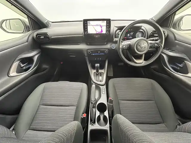 トヨタ ヤリス ハイブリッド Z 熊本県 2020(令2)年 4.1万km ホワイトパールクリスタルシャイン ワンオーナー　/禁煙車　/純正ディスプレイオーディオ（ＡｐｐｌＣａｒＰｌａｙ・ＡｎｄｒｏｉｄＡｕｔｏ・ＢＴ・フルセグ・ＵＳＢ）/バックカメラ　/純正前後ドライブレコーダー　/レーダークルーズコントロール　/前席シートヒーター/前後クリアランスソナー/衝突軽減ブレーキ/レーンキープアシスト/横滑り防止/ブラインドスポットモニター/パーキングアシスト/純正フロアマット/オートライト/オートマチックハイビーム/LEDヘッドライト/フォグライト/スマートキー/プッシュスタート/スペアキー1本/保証書/取扱説明書