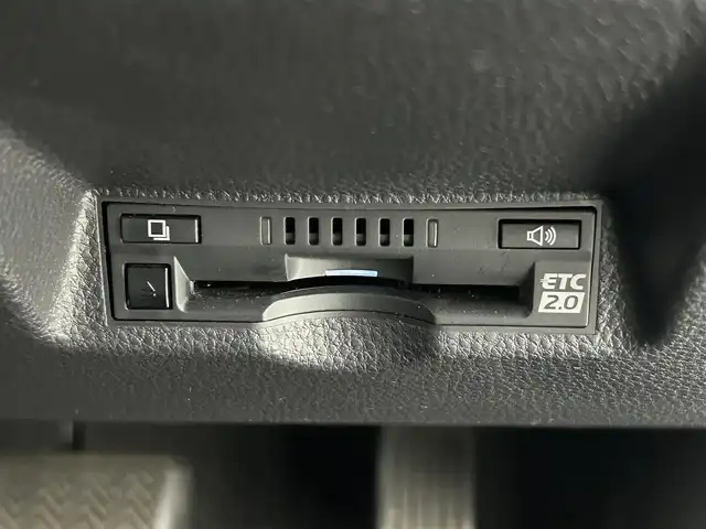 トヨタ ヤリス ハイブリッド Z 熊本県 2020(令2)年 4.1万km ホワイトパールクリスタルシャイン ワンオーナー　/禁煙車　/純正ディスプレイオーディオ（ＡｐｐｌＣａｒＰｌａｙ・ＡｎｄｒｏｉｄＡｕｔｏ・ＢＴ・フルセグ・ＵＳＢ）/バックカメラ　/純正前後ドライブレコーダー　/レーダークルーズコントロール　/前席シートヒーター/前後クリアランスソナー/衝突軽減ブレーキ/レーンキープアシスト/横滑り防止/ブラインドスポットモニター/パーキングアシスト/純正フロアマット/オートライト/オートマチックハイビーム/LEDヘッドライト/フォグライト/スマートキー/プッシュスタート/スペアキー1本/保証書/取扱説明書