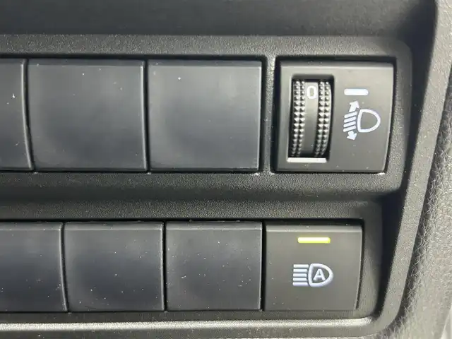 トヨタ ヤリス ハイブリッド Z 熊本県 2020(令2)年 4.1万km ホワイトパールクリスタルシャイン ワンオーナー　/禁煙車　/純正ディスプレイオーディオ（ＡｐｐｌＣａｒＰｌａｙ・ＡｎｄｒｏｉｄＡｕｔｏ・ＢＴ・フルセグ・ＵＳＢ）/バックカメラ　/純正前後ドライブレコーダー　/レーダークルーズコントロール　/前席シートヒーター/前後クリアランスソナー/衝突軽減ブレーキ/レーンキープアシスト/横滑り防止/ブラインドスポットモニター/パーキングアシスト/純正フロアマット/オートライト/オートマチックハイビーム/LEDヘッドライト/フォグライト/スマートキー/プッシュスタート/スペアキー1本/保証書/取扱説明書