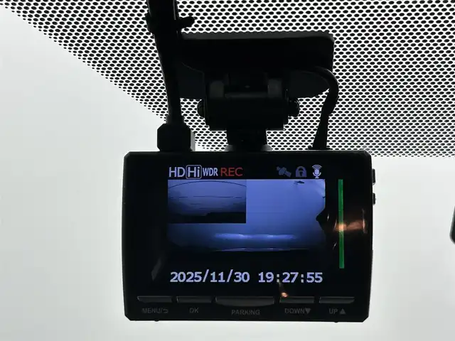 トヨタ ヤリス ハイブリッド Z 熊本県 2020(令2)年 4.1万km ホワイトパールクリスタルシャイン ワンオーナー　/禁煙車　/純正ディスプレイオーディオ（ＡｐｐｌＣａｒＰｌａｙ・ＡｎｄｒｏｉｄＡｕｔｏ・ＢＴ・フルセグ・ＵＳＢ）/バックカメラ　/純正前後ドライブレコーダー　/レーダークルーズコントロール　/前席シートヒーター/前後クリアランスソナー/衝突軽減ブレーキ/レーンキープアシスト/横滑り防止/ブラインドスポットモニター/パーキングアシスト/純正フロアマット/オートライト/オートマチックハイビーム/LEDヘッドライト/フォグライト/スマートキー/プッシュスタート/スペアキー1本/保証書/取扱説明書