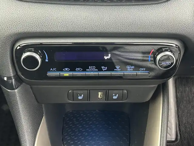 トヨタ ヤリス ハイブリッド Z 熊本県 2020(令2)年 4.1万km ホワイトパールクリスタルシャイン ワンオーナー　/禁煙車　/純正ディスプレイオーディオ（ＡｐｐｌＣａｒＰｌａｙ・ＡｎｄｒｏｉｄＡｕｔｏ・ＢＴ・フルセグ・ＵＳＢ）/バックカメラ　/純正前後ドライブレコーダー　/レーダークルーズコントロール　/前席シートヒーター/前後クリアランスソナー/衝突軽減ブレーキ/レーンキープアシスト/横滑り防止/ブラインドスポットモニター/パーキングアシスト/純正フロアマット/オートライト/オートマチックハイビーム/LEDヘッドライト/フォグライト/スマートキー/プッシュスタート/スペアキー1本/保証書/取扱説明書