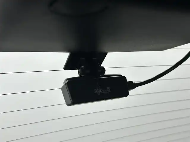 トヨタ ヤリス ハイブリッド Z 熊本県 2020(令2)年 4.1万km ホワイトパールクリスタルシャイン ワンオーナー　/禁煙車　/純正ディスプレイオーディオ（ＡｐｐｌＣａｒＰｌａｙ・ＡｎｄｒｏｉｄＡｕｔｏ・ＢＴ・フルセグ・ＵＳＢ）/バックカメラ　/純正前後ドライブレコーダー　/レーダークルーズコントロール　/前席シートヒーター/前後クリアランスソナー/衝突軽減ブレーキ/レーンキープアシスト/横滑り防止/ブラインドスポットモニター/パーキングアシスト/純正フロアマット/オートライト/オートマチックハイビーム/LEDヘッドライト/フォグライト/スマートキー/プッシュスタート/スペアキー1本/保証書/取扱説明書