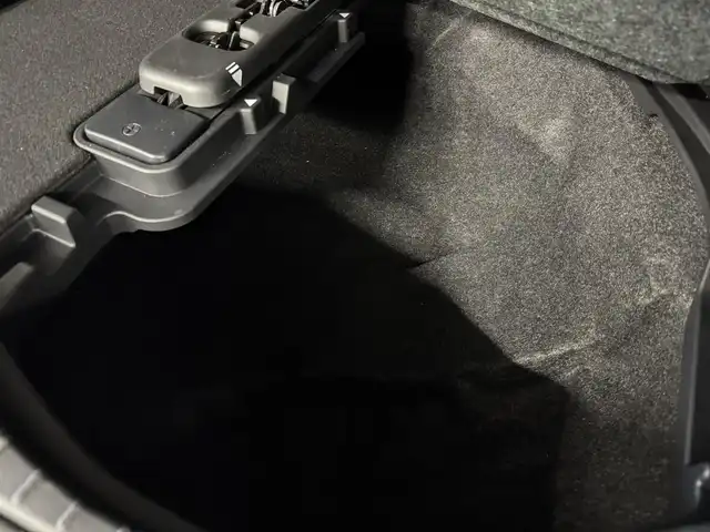 トヨタ ヴェルファイア ハイブリット Z プレミア 三重県 2024(令6)年 0.7万km ブラック ハイブリッド/FF/MTモード付フロアCVT/14型ナビ/（FM/AM/TV/Bluetooth/USB/iPod/Miracast/CarPlay/AndroidAuto）/13.2型 有機EL後席モニター V13T-R72F/パノラミックビューモニター（床下透過機能付）/モデリスタエアロ（F/S/R下）、シグネチャーイルミブレード/両側パワースライドドア/ドラレコ前後/ETC2.0/Toyota Safety Sense/●PCS、LTA、レーダークルコン、アダプティブハイビーム、RSA、PDA、緊急操舵支援＋前後クロストラフィックアラート*/●パーキングサポートブレーキ/・BSM/LCA/安心降車アシスト/・Advanced Drive/アドバンスト・パーク　など/装備/・【OP】デジタルインナーミラー/・【OP】ユニバーサルステップ（両側）/・左右独立ムーンルーフ/・プレミアムナッパ本革シート（茶）/・シートヒーター＆ベンチレーション（D/N/2nd）/・ステアリングヒーター/・パワーシート（Dメモリー付8way/N4way/2ndリクライニング＆オットマン）/・パワーバックドア/・HUD/・100Vコンセント（1500W）/・タッチトレーサーオペレーション/・3眼LEDヘッドランプ/・おくだけ充電/・19inAW/・保/・スマートキーx2/など