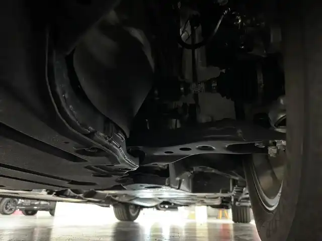 トヨタ ヴェルファイア ハイブリット Z プレミア 三重県 2024(令6)年 0.7万km ブラック ハイブリッド/FF/MTモード付フロアCVT/14型ナビ/（FM/AM/TV/Bluetooth/USB/iPod/Miracast/CarPlay/AndroidAuto）/13.2型 有機EL後席モニター V13T-R72F/パノラミックビューモニター（床下透過機能付）/モデリスタエアロ（F/S/R下）、シグネチャーイルミブレード/両側パワースライドドア/ドラレコ前後/ETC2.0/Toyota Safety Sense/●PCS、LTA、レーダークルコン、アダプティブハイビーム、RSA、PDA、緊急操舵支援＋前後クロストラフィックアラート*/●パーキングサポートブレーキ/・BSM/LCA/安心降車アシスト/・Advanced Drive/アドバンスト・パーク　など/装備/・【OP】デジタルインナーミラー/・【OP】ユニバーサルステップ（両側）/・左右独立ムーンルーフ/・プレミアムナッパ本革シート（茶）/・シートヒーター＆ベンチレーション（D/N/2nd）/・ステアリングヒーター/・パワーシート（Dメモリー付8way/N4way/2ndリクライニング＆オットマン）/・パワーバックドア/・HUD/・100Vコンセント（1500W）/・タッチトレーサーオペレーション/・3眼LEDヘッドランプ/・おくだけ充電/・19inAW/・保/・スマートキーx2/など