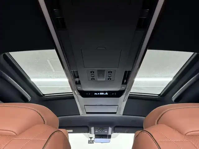 トヨタ ヴェルファイア ハイブリット Z プレミア 三重県 2024(令6)年 0.7万km ブラック ハイブリッド/FF/MTモード付フロアCVT/14型ナビ/（FM/AM/TV/Bluetooth/USB/iPod/Miracast/CarPlay/AndroidAuto）/13.2型 有機EL後席モニター V13T-R72F/パノラミックビューモニター（床下透過機能付）/モデリスタエアロ（F/S/R下）、シグネチャーイルミブレード/両側パワースライドドア/ドラレコ前後/ETC2.0/Toyota Safety Sense/●PCS、LTA、レーダークルコン、アダプティブハイビーム、RSA、PDA、緊急操舵支援＋前後クロストラフィックアラート*/●パーキングサポートブレーキ/・BSM/LCA/安心降車アシスト/・Advanced Drive/アドバンスト・パーク　など/装備/・【OP】デジタルインナーミラー/・【OP】ユニバーサルステップ（両側）/・左右独立ムーンルーフ/・プレミアムナッパ本革シート（茶）/・シートヒーター＆ベンチレーション（D/N/2nd）/・ステアリングヒーター/・パワーシート（Dメモリー付8way/N4way/2ndリクライニング＆オットマン）/・パワーバックドア/・HUD/・100Vコンセント（1500W）/・タッチトレーサーオペレーション/・3眼LEDヘッドランプ/・おくだけ充電/・19inAW/・保/・スマートキーx2/など