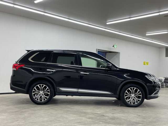 三菱 アウトランダー 20G 長崎県 2015(平27)年 15.7万km アメジストブラック イクリプスナビ（AVN-Z05i）/・フルセグ/・DVD/・Bluetooth/パドルシフト/クルーズコントロール/ステアリングリモコン/バックカメラ/銃声18インチアルミ/HIDライト/コーナーセンサー/スマートキー/フォグライト/シートリフター/電格ウィンカーミラー/バイザー