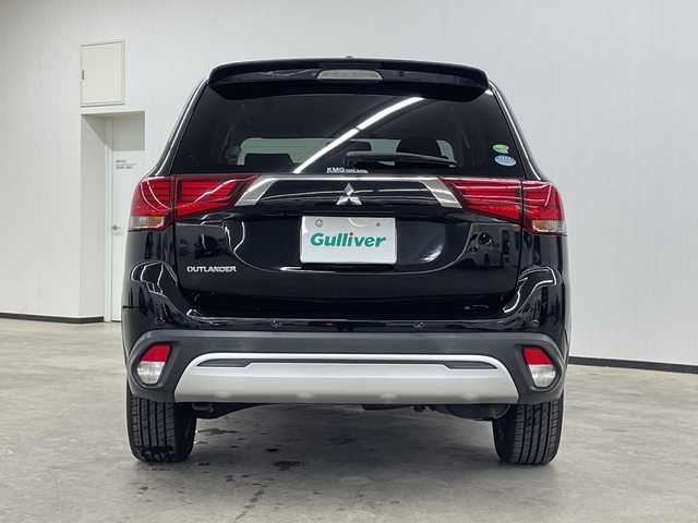 三菱 アウトランダー 20G 長崎県 2015(平27)年 15.7万km アメジストブラック イクリプスナビ（AVN-Z05i）/・フルセグ/・DVD/・Bluetooth/パドルシフト/クルーズコントロール/ステアリングリモコン/バックカメラ/銃声18インチアルミ/HIDライト/コーナーセンサー/スマートキー/フォグライト/シートリフター/電格ウィンカーミラー/バイザー