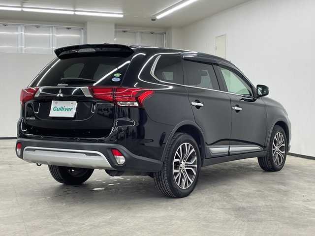 三菱 アウトランダー 20G 長崎県 2015(平27)年 15.7万km アメジストブラック イクリプスナビ（AVN-Z05i）/・フルセグ/・DVD/・Bluetooth/パドルシフト/クルーズコントロール/ステアリングリモコン/バックカメラ/銃声18インチアルミ/HIDライト/コーナーセンサー/スマートキー/フォグライト/シートリフター/電格ウィンカーミラー/バイザー