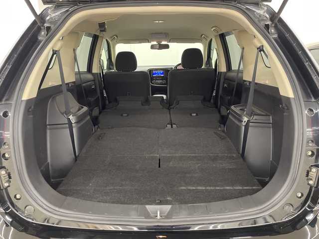 三菱 アウトランダー 20G 長崎県 2015(平27)年 15.7万km アメジストブラック イクリプスナビ（AVN-Z05i）/・フルセグ/・DVD/・Bluetooth/パドルシフト/クルーズコントロール/ステアリングリモコン/バックカメラ/銃声18インチアルミ/HIDライト/コーナーセンサー/スマートキー/フォグライト/シートリフター/電格ウィンカーミラー/バイザー