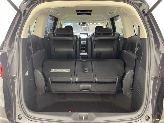 ホンダ オデッセイ ハイブリッド e:HEVアブソルート EX 兵庫県 2020(令2)年 4.7万km プレミアムスパークルブラックパール ・純正ナビ/・Bluetooth/CD/DVD/USB/TV/SD/HDMI/Apple car play/・全方位カメラ/・Honda SENSING/・衝突軽減ブレーキ（CMBS）、/・誤発進抑制機能/・後方誤発進抑制機能、歩行者/・事故低減ステアリング/・路外逸脱抑制機能/・渋滞追従機能付アダプティブクルーズコントロール（ACC）/・車線維持支援システム（LKAS）/・先行車発進お知らせ機能/・標識認識機能/・オートマチックハイビーム/・車両接近通報装置/・レーントレーシングアシスト/・ブラインドスポットシステム/・パワーバックドア/・フリップダウンモニター/・前後コーナーセンサー/・両側パワースライドドア/・ハーフレザーシート/・パワーシート/・シートヒーター/・オットマン/・純正フロアマット/・純正前後ドライブレコーダー/・ビルトインETC2.0/・AC100V充電/・純正18インチアルミホイールタイヤ/・LEDヘッドライト/・スマートキー/・ドアミラーヒーター