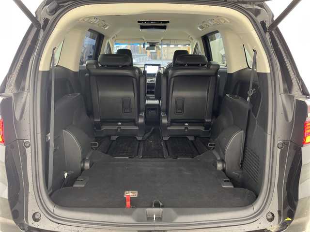 ホンダ オデッセイ ハイブリッド e:HEVアブソルート EX 兵庫県 2020(令2)年 4.7万km プレミアムスパークルブラックパール ・純正ナビ/・Bluetooth/CD/DVD/USB/TV/SD/HDMI/Apple car play/・全方位カメラ/・Honda SENSING/・衝突軽減ブレーキ（CMBS）、/・誤発進抑制機能/・後方誤発進抑制機能、歩行者/・事故低減ステアリング/・路外逸脱抑制機能/・渋滞追従機能付アダプティブクルーズコントロール（ACC）/・車線維持支援システム（LKAS）/・先行車発進お知らせ機能/・標識認識機能/・オートマチックハイビーム/・車両接近通報装置/・レーントレーシングアシスト/・ブラインドスポットシステム/・パワーバックドア/・フリップダウンモニター/・前後コーナーセンサー/・両側パワースライドドア/・ハーフレザーシート/・パワーシート/・シートヒーター/・オットマン/・純正フロアマット/・純正前後ドライブレコーダー/・ビルトインETC2.0/・AC100V充電/・純正18インチアルミホイールタイヤ/・LEDヘッドライト/・スマートキー/・ドアミラーヒーター