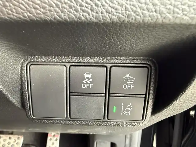 ホンダ シビック ハッチバック 兵庫県 2020(令2)年 2.7万km クリスタルブラックパール 電動サンルーフ/黒革シート/パワーシート/シートヒーター/DOPテールゲートスポイラー/DOPフロントグリルガーニッシュ/純正ナビ/フルセグＴＶ/バックモニター/ＥＴＣ２．０/純正18インチアルミホイール/レーダークルコン/レーンキープ