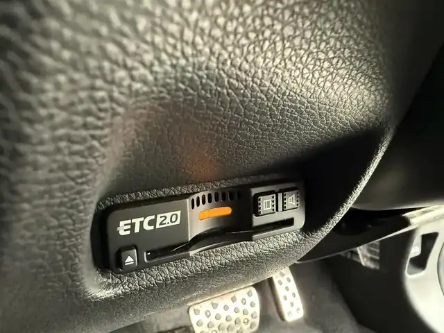 ホンダ シビック ハッチバック 兵庫県 2020(令2)年 2.7万km クリスタルブラックパール 電動サンルーフ/黒革シート/パワーシート/シートヒーター/DOPテールゲートスポイラー/DOPフロントグリルガーニッシュ/純正ナビ/フルセグＴＶ/バックモニター/ＥＴＣ２．０/純正18インチアルミホイール/レーダークルコン/レーンキープ