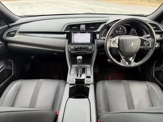 ホンダ シビック ハッチバック 兵庫県 2020(令2)年 2.7万km クリスタルブラックパール 電動サンルーフ/黒革シート/パワーシート/シートヒーター/DOPテールゲートスポイラー/DOPフロントグリルガーニッシュ/純正ナビ/フルセグＴＶ/バックモニター/ＥＴＣ２．０/純正18インチアルミホイール/レーダークルコン/レーンキープ