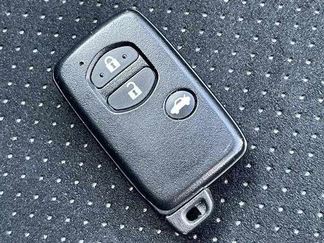 トヨタ マークＸ 250S GRスポーツ 岐阜県 2018(平30)年 7万km ホワイトパールクリスタルシャイン 純正ナビ(AM/FM/CD/DVD/Bluetooth)/ハーフレザーシート/パワーイージーアクセスシステム/クルーズコントロール/パドルシフト/社外アルミホイール/バックカメラ/ETC2.0/LEDBEAM/nanoe/電格ウィンカーミラー/保証書/取扱説明書/スペアキー