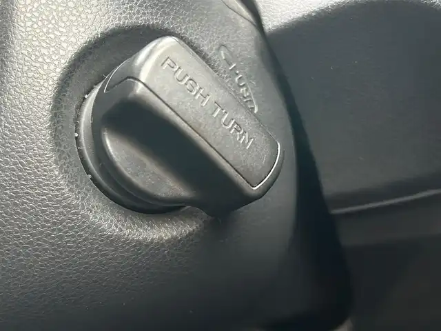 ホンダ フィット L 大阪府 2010(平22)年 8.5万km プレミアムホワイトパール 純正ナビ　/   TV/CD/DVD/Bluetooth/バックモニター/純正フロアマット/スマートキー/フルフラットシート/パワーウィンドウ/オートライト/ドアバイザー/ビルトインＥＴＣ/ダブルエアバック