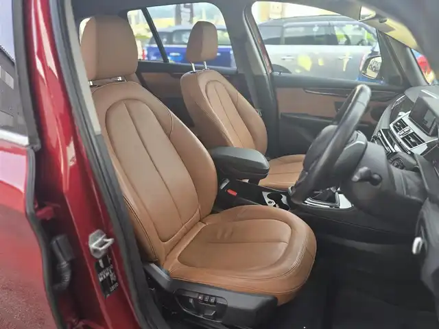 ＢＭＷ ２１８ｄ グランツアラー ラグジュアリー 山梨県 2017(平29)年 1.8万km 赤 茶革シート/ＡＣＣ/ヘッドアップディスプレイ/インテリジェントセーフティ(衝突軽減ブレーキ)/純正ＨＤＤナビ/バックカメラ/アンビエントライト/電動リアゲート/ＬＥＤヘッドライト/オートライト/前席シートヒーター/純正１７インチＡＷ/スマートキー