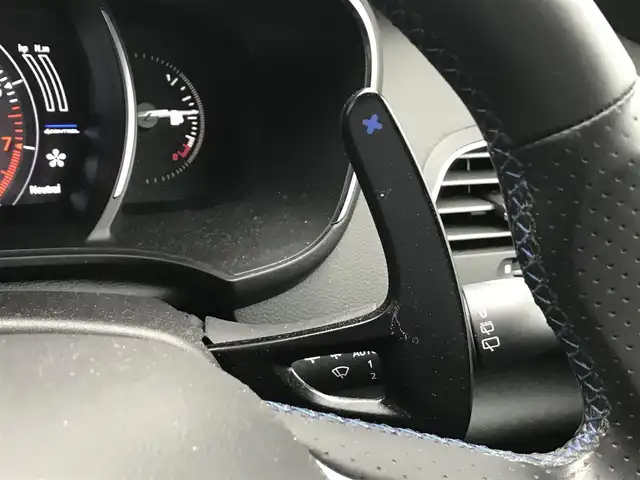 ルノー メガーヌ 1．6 富山県 2018(平30)年 3.9万km 青 ディスプレイオーディオ/Bluetooth/衝突被害軽減ブレーキ/コーナーセンサー/レーンキープアシスト/ブラインドスポットモニター/社外AWスタッドレスタイヤ車載/革巻きステアリング/プッシュスタート/スマートキー/LEDヘッドライト/オートライト/ルーフレール/パドルシフト/ETC