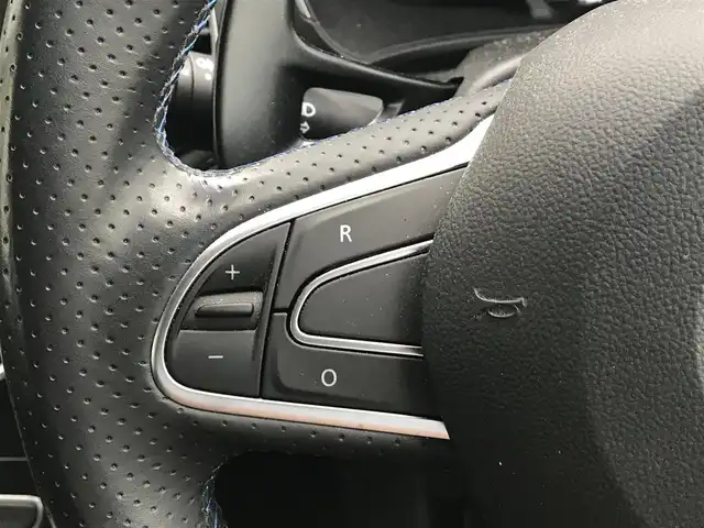 ルノー メガーヌ 1．6 富山県 2018(平30)年 3.9万km 青 ディスプレイオーディオ/Bluetooth/衝突被害軽減ブレーキ/コーナーセンサー/レーンキープアシスト/ブラインドスポットモニター/社外AWスタッドレスタイヤ車載/革巻きステアリング/プッシュスタート/スマートキー/LEDヘッドライト/オートライト/ルーフレール/パドルシフト/ETC