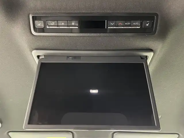 トヨタ ヴォクシー ハイブリッド S－Z 茨城県 2022(令4)年 6.6万km ホワイトパールクリスタルシャイン 純正10.5型DA/フルセグ/バックカメラ/純正14型フリップダウンモニター/衝突被害軽減ブレーキ/車線逸脱抑制装置/レーダークルーズコントロール/オートマチックハイビーム/クリアランスソナー/BSM/両側電動スライドドア/デジタルインナーミラー/ETC2.0/シートヒーター/ステアリングヒーター/純正17インチAW/3眼LEDヘッドライト/スマートキー