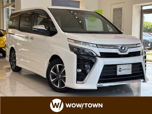 トヨタ ヴォクシー ZS 煌 埼玉県 2018(平30)年 9.1万km ホワイトパールクリスタルシャイン セーフティーセンス/フリップダウンモニター/SDナビ/　　CD/DVD/BT/フルセグ/バックカメラ/両側パワースライドドア/クルーズコントロール/LEDオートライト/純正16インチアルミホイール/ステアリングスイッチ/アイドリングストップ/USBポート/スマートキー2本/ETC/禁煙車