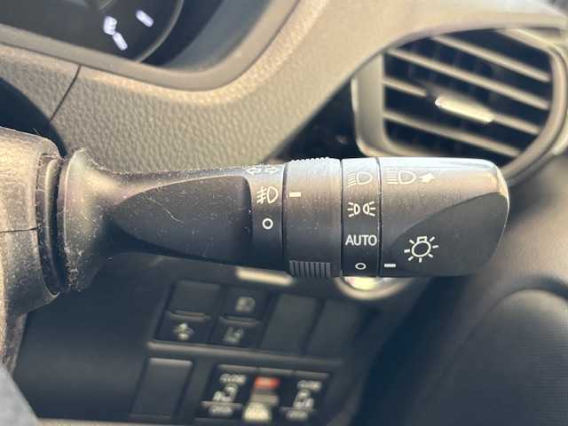 トヨタ ヴォクシー ZS 煌 埼玉県 2018(平30)年 9.1万km ホワイトパールクリスタルシャイン セーフティーセンス/フリップダウンモニター/SDナビ/　　CD/DVD/BT/フルセグ/バックカメラ/両側パワースライドドア/クルーズコントロール/LEDオートライト/純正16インチアルミホイール/ステアリングスイッチ/アイドリングストップ/USBポート/スマートキー2本/ETC/禁煙車