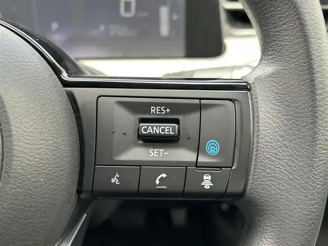 日産 ノート X 長崎県 2023(令5)年 6.8万km ガーネットレッド フルセグテレビ/e-power/クルーズコントロール/ETC/プッシュスタート/ステアリングスイッチ/Bluetooth/全方位カメラ/HDMI/純正ナビ