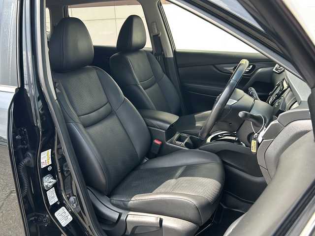 日産 エクストレイル 20Xt エマージェンシーブレーキ 埼玉県 2015(平27)年 11.2万km ダイヤモンドブラック (株)IDOMが運営する【じしゃロン熊谷店】の自社ローン専用車両になりますこちらは現金またはオートローンご利用時の価格です。自社ローンご希望の方は別途その旨お申付け下さい/純正ナビ/（フルセグTV/CD/DVD/AM/FM）/USB/AUX端子/ETC/全方位カメラ/クルーズコントロール/電動リアゲート/前席シートヒーター/ドライブレコーダー/ステアリングスイッチ/純正アルミホイール/純正フロアマット/純正ドアバイザー/スマートキー/プッシュスタート/LEDオートヘッドライト/フォグランプ/電動格納ミラー/車両・ナビ取扱説明書/保証書
