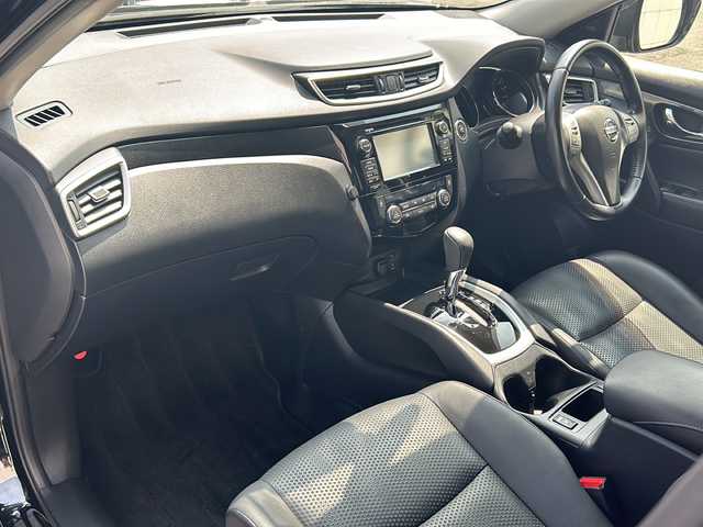 日産 エクストレイル 20Xt エマージェンシーブレーキ 埼玉県 2015(平27)年 11.2万km ダイヤモンドブラック (株)IDOMが運営する【じしゃロン熊谷店】の自社ローン専用車両になりますこちらは現金またはオートローンご利用時の価格です。自社ローンご希望の方は別途その旨お申付け下さい/純正ナビ/（フルセグTV/CD/DVD/AM/FM）/USB/AUX端子/ETC/全方位カメラ/クルーズコントロール/電動リアゲート/前席シートヒーター/ドライブレコーダー/ステアリングスイッチ/純正アルミホイール/純正フロアマット/純正ドアバイザー/スマートキー/プッシュスタート/LEDオートヘッドライト/フォグランプ/電動格納ミラー/車両・ナビ取扱説明書/保証書