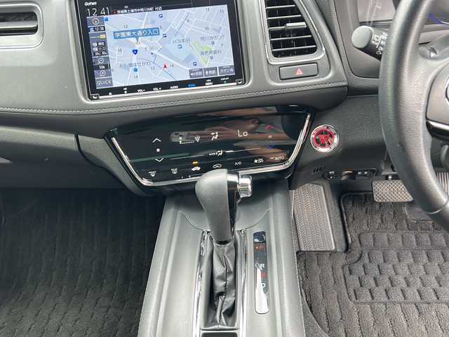 ホンダ ヴェゼル X ホンダセンシング 茨城県 2020(令2)年 3.9万km プラチナホワイトパール ホンダセンシング/Gathersナビ/DVD/CD/SD/USB/iPod/BT/フルセグTV/バックカメラ/クルーズコントロール/LEDヘッドライト/オートライト/純正16インチアルミホイール/純正フロアマット/アイドリングストップ/AAC/スマートキー/ETC/横滑り防止装置/レーンキープアシスト/オートライト/カーテンエアバック/衝突被害軽減システム/禁煙車