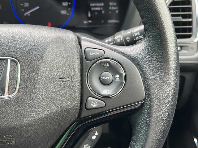 ホンダ ヴェゼル X ホンダセンシング 茨城県 2020(令2)年 3.9万km プラチナホワイトパール ホンダセンシング/Gathersナビ/DVD/CD/SD/USB/iPod/BT/フルセグTV/バックカメラ/クルーズコントロール/LEDヘッドライト/オートライト/純正16インチアルミホイール/純正フロアマット/アイドリングストップ/AAC/スマートキー/ETC/横滑り防止装置/レーンキープアシスト/オートライト/カーテンエアバック/衝突被害軽減システム/禁煙車