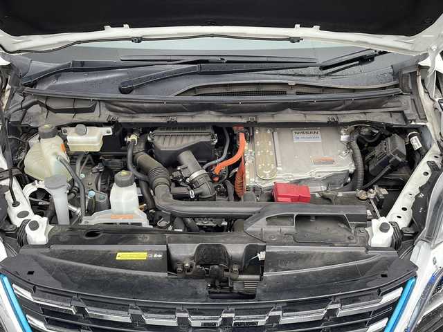 日産 セレナ e－パワー ハイウェイスター V 岩手県 2020(令2)年 2.9万km ブリリアントホワイトパール 純正メモリナビ/フルセグ/CD/DVD/　MM319D-W/アラウンドビューカメラ/両側パワースライドドア/スマートキー/LEDヘッドライト/オートライト/フォグランプ/ドライブレコーダー/クルーズコントロール/革巻きステアリング/プッシュスタート