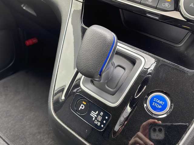 日産 セレナ e－パワー ハイウェイスター V 岩手県 2020(令2)年 2.9万km ブリリアントホワイトパール 純正メモリナビ/フルセグ/CD/DVD/　MM319D-W/アラウンドビューカメラ/両側パワースライドドア/スマートキー/LEDヘッドライト/オートライト/フォグランプ/ドライブレコーダー/クルーズコントロール/革巻きステアリング/プッシュスタート