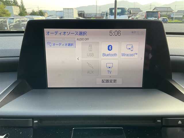 トヨタ クラウン ハイブリッド RS アドバンス 大分県 2019(平31)年 8.2万km ホワイトパールクリスタルシャイン 車検令和8年2月まで/純正18インチアルミホイール/　　（スパッタリング塗装/RS仕様専用）/3眼LEDヘッドランプ/・フォグランプ/エアロ（フロント/リヤ）/レザーパッケージ/・黒革シート/・前席ベンチレーション/前席シートヒーター/前席パワーシート/純正8インチメモリーナビゲーション/・CD/DVD/・フルセグTV/・Bluetooth/バックカメラ/純正ビルトインETC/コムテック前後ドライブレコーダー   /Toyota Safety Sense/カラーヘッドアップディスプレイ（HUD)/ブラインドスポットモニター(BSM)/取扱説明書/保証書/スペアキー/・カードキー