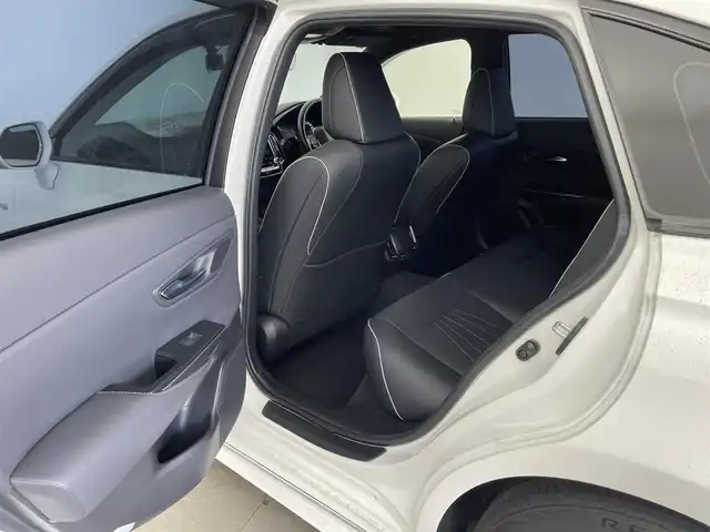 トヨタ クラウン ハイブリッド RS アドバンス 大分県 2019(平31)年 8.2万km ホワイトパールクリスタルシャイン 車検令和8年2月まで/純正18インチアルミホイール/　　（スパッタリング塗装/RS仕様専用）/3眼LEDヘッドランプ/・フォグランプ/エアロ（フロント/リヤ）/レザーパッケージ/・黒革シート/・前席ベンチレーション/前席シートヒーター/前席パワーシート/純正8インチメモリーナビゲーション/・CD/DVD/・フルセグTV/・Bluetooth/バックカメラ/純正ビルトインETC/コムテック前後ドライブレコーダー   /Toyota Safety Sense/カラーヘッドアップディスプレイ（HUD)/ブラインドスポットモニター(BSM)/取扱説明書/保証書/スペアキー/カードキー/フロアマットなし