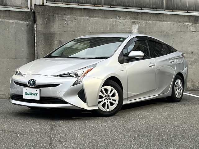 トヨタ プリウス S 愛知県 2017(平29)年 9.2万km シルバーM 純正SDナビ/ワンセグTV・Bluetooth・CD・DVD・AUX/バックカメラ/トヨタセーフティセンス/プリクラッシュセーフティ/LDA/先行車発進お知らせ/クルーズコントロール/オートハイビーム/LEDヘッドライト/フォグライト/前方ドライブレコーダー/ETC/スマートキー/プッシュスタート/純正ドアバイザー/保証書/取扱説明書/点検整備記録簿（R2・R4・R6）