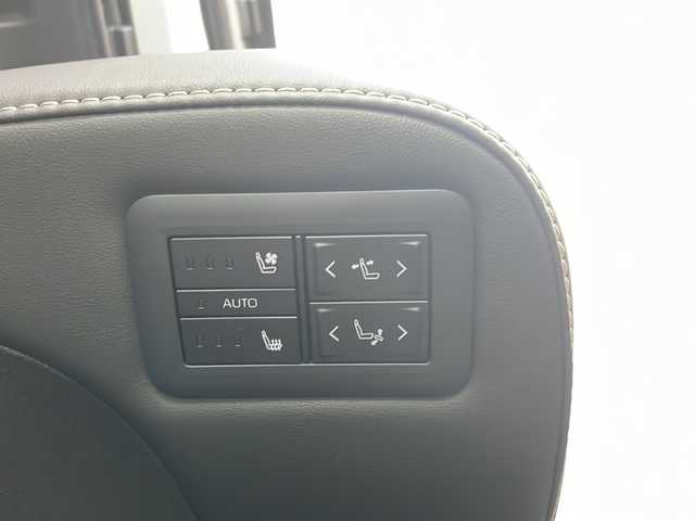トヨタ アルファード Z 神奈川県 2024(令6)年 0.4万km ホワイトパールクリスタルシャイン ワンオーナー/純正メーカーナビ【Miracast/BT/フルセグTV】/全方位カメラ/サンルーフ/ユニバーサルステップ/フリップダウンモニター/デジタルインナーミラー/トヨタセーフティーセンス/・プリクラッシュセーフティー/・レーダークルーズコントロール/・ロードサインアシスト/・フロントクロストラフィックアラート/・レーンディパーチャーアラート/・レーンチェンジアシスト/・プロアクティブドライビングアシスト/・リヤクロストラフィックアラート/・ブラインドスポットモニター/・後方車両接近告知/・パーキングサポートブレーキ/・リヤカメラディテクション/・安心降車アシスト/・周辺車両接近時サポート/・クリアランスソナー/ヘッドアップディスプレイ/置くだけ充電/メモリー付きパワーシート/電動パーキングブレーキ/オートブレーキホールド/ステアリングヒーター/シートヒーター/エアーシート/ビルトインETC2.0/オートマチックハイビーム/オートライト/オートワイパー/後席サンシェード/横滑り防止装置/盗難防止装置/新車時保証書/スペアキー×１