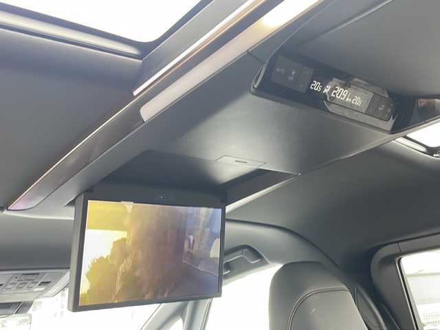 トヨタ アルファード Z 神奈川県 2024(令6)年 0.4万km ホワイトパールクリスタルシャイン ワンオーナー/純正メーカーナビ【Miracast/BT/フルセグTV】/全方位カメラ/サンルーフ/ユニバーサルステップ/フリップダウンモニター/デジタルインナーミラー/トヨタセーフティーセンス/・プリクラッシュセーフティー/・レーダークルーズコントロール/・ロードサインアシスト/・フロントクロストラフィックアラート/・レーンディパーチャーアラート/・レーンチェンジアシスト/・プロアクティブドライビングアシスト/・リヤクロストラフィックアラート/・ブラインドスポットモニター/・後方車両接近告知/・パーキングサポートブレーキ/・リヤカメラディテクション/・安心降車アシスト/・周辺車両接近時サポート/・クリアランスソナー/ヘッドアップディスプレイ/置くだけ充電/メモリー付きパワーシート/電動パーキングブレーキ/オートブレーキホールド/ステアリングヒーター/シートヒーター/エアーシート/ビルトインETC2.0/オートマチックハイビーム/オートライト/オートワイパー/後席サンシェード/横滑り防止装置/盗難防止装置/新車時保証書/スペアキー×１